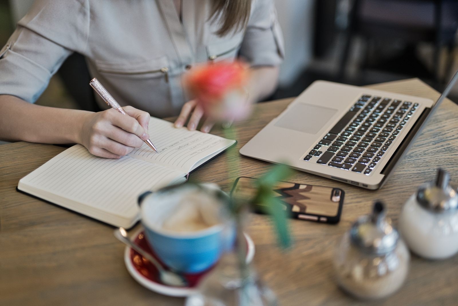 Redactando contenido de marketing y tecnología